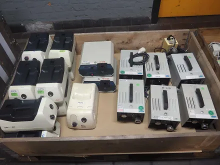 Charge von Kaltlichtquellen (Leica & Fiberlite) – RESALE