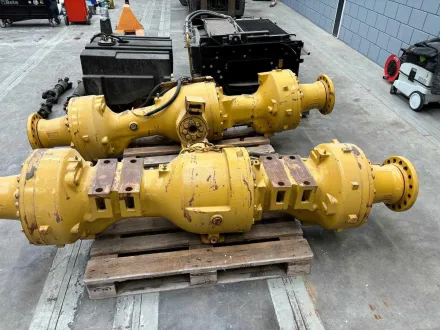 Caterpillar – 938M Achsen mit Zubehör – Schaufel- und Radladerteile – RESALE