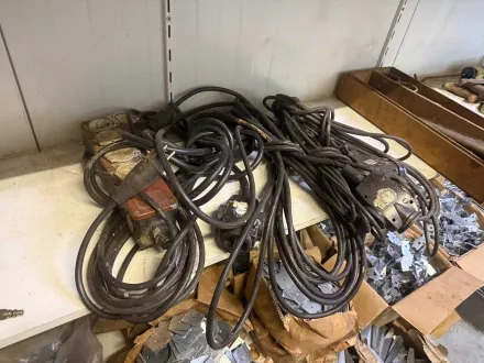 Verlängerungskabelspulen und Kabel – RESALE