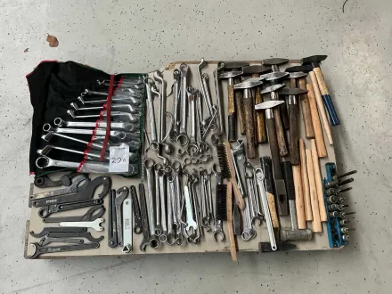 Charge von Handwerkzeugen Andere Handwerkzeuge – RESALE