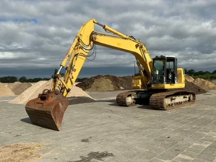 2001 Komatsu PC228USLC-3 Raupenbagger – RESALE