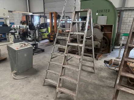 Leiter und Treppen (2x) – RESALE