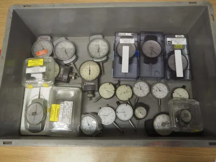 Charge von Uhr-/Druckmessgeräten – RESALE