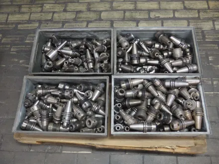 Charge verschiedener Fräshalter / Werkzeughalter – RESALE