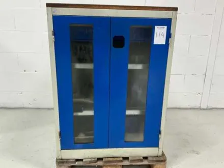 Materialschrank mit Inhalt – RESALE