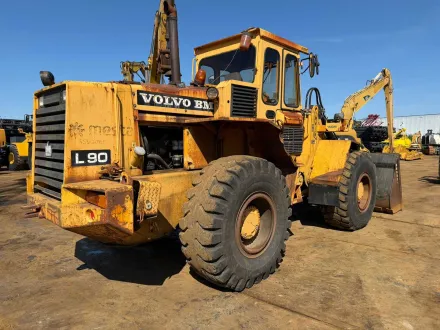 Volvo L90 Radlader / Schaufel – RESALE