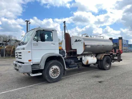 2010 Volkswagen 15-180 Bitumensprayer-Lkw – RESALE