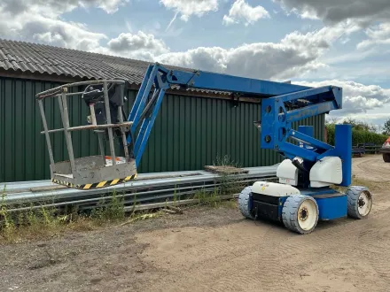 2011 Niftylift HR15NB Selbstfahrender Gelenkbockheber – RESALE