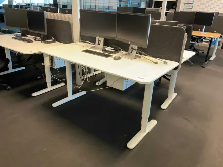 Schreibtisch – RESALE
