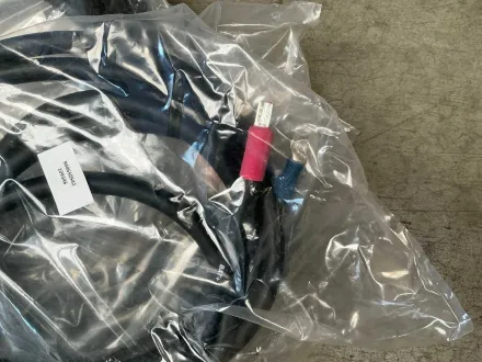 Batterie-Pluskabel / Hochstromkabel BAT+ mit Anschlussklemmen (3x) – RESALE