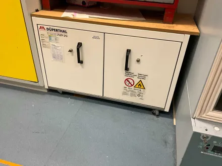 DUPERTHAL FWF 90 Sicherheitsschrank auf Rädern – RESALE