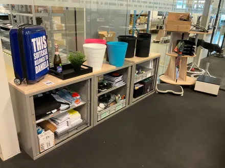 Aktenschränke mit Bürobedarf – RESALE