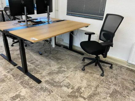 Schreibtisch mit Bürostuhl – RESALE