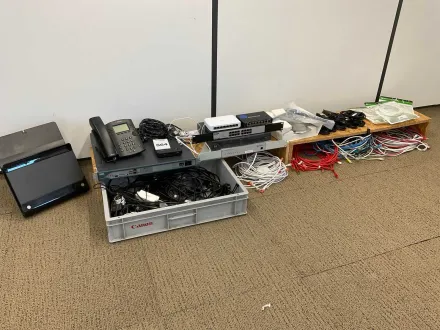 Netgear, Cisco-Switches und -Kabel – RESALE