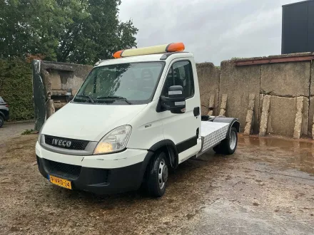 2011 Iveco 35C17 300 Sattelauflieger – RESALE