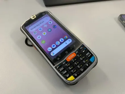 Point Mobile PM66 Scanner mit Ladegerät und Handheld (2x) – RESALE