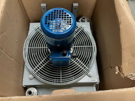 2023 AKG Thermotechnik Inter Industrie-Ölkühler / Öl-Luft-Wärmetauscher mit Motor – RESALE