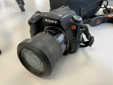 Sony DSLR-A200 Fotokamera mit 3 Objektiven und Mini-Graustufenkarte – RESALE