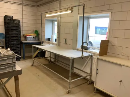 Mobile Werkbank mit Beleuchtung – RESALE