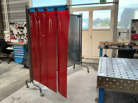 Schweißmaschine mit perforiertem Tisch, beweglicher Wand, LISTA-Werkbank und Klemmsystemen (ohne Sch – RESALE