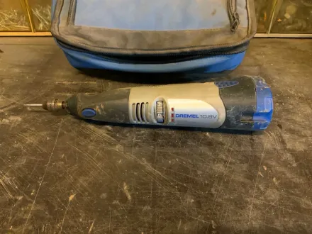 Dremel 800 Multitool inklusive Ladegerät – RESALE