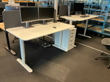 Schreibtisch (2x) – RESALE