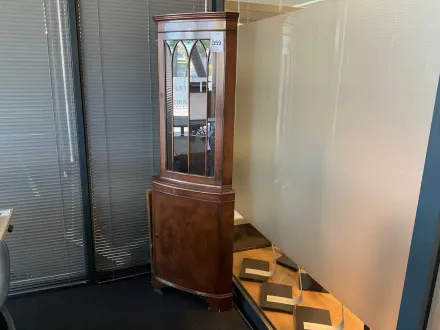 Eckvitrine – RESALE