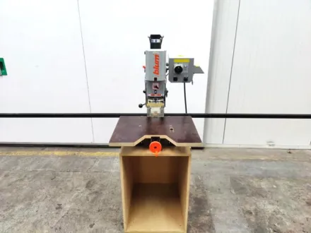 Blum MINIPRESS Beschlagbohr- und Einsetzmaschine – RESALE