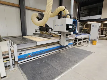 Aes EXTREME 2132 Bearbeitungszenter CNC – RESALE