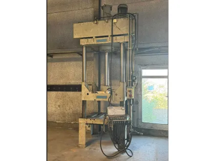 Reis - WP 1050 - Abgratpressen - Hydraulische Drei-Säulen-Presse - 1999 – RESALE