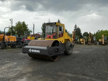 2001 BOMAG 213D Bodenverdichter – RESALE
