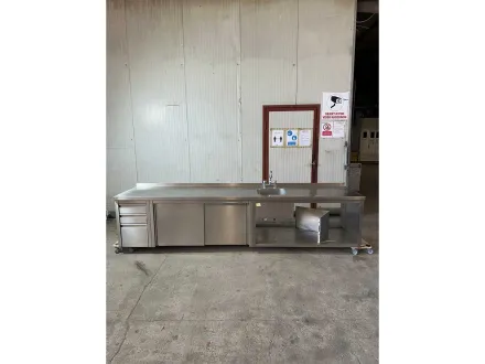Edelstahlschrank (3 Schubladen, Schiebetüren und 1 Waschbecken) – RESALE