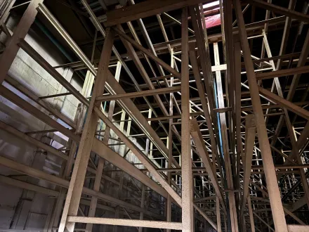 Mehrstufiges automatisiertes Palettenlagersystem / vertikales Regallager mit kettengetriebener Trans – RESALE