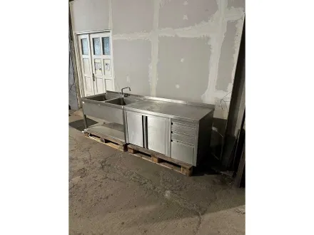 Edelstahlschrank mit 3 Schubladen und 2 Türen – RESALE
