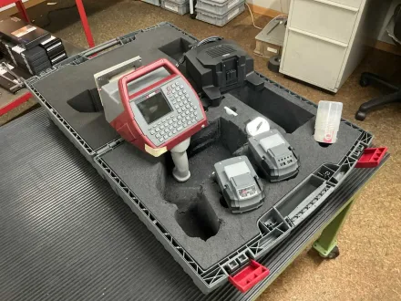 FlyMarker PRO Handheld-Industriemarkierungssystem mit Batterien und Ladegerät – RESALE