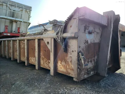 12 m³ Container mit automatischer Tür und manueller Plane – RESALE