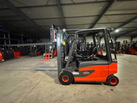 2018 Linde E25L 2.500kg Triplex 476cm 3.+4. Ventil 193cm Gabelversteller Elektrostapler Gabelstapler – RESALE