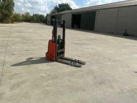 2021 Linde L12 Stacker – RESALE