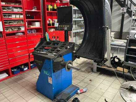 2010 Hofmann Geodyna 4900 Reifenausgleichsvorrichtung – RESALE