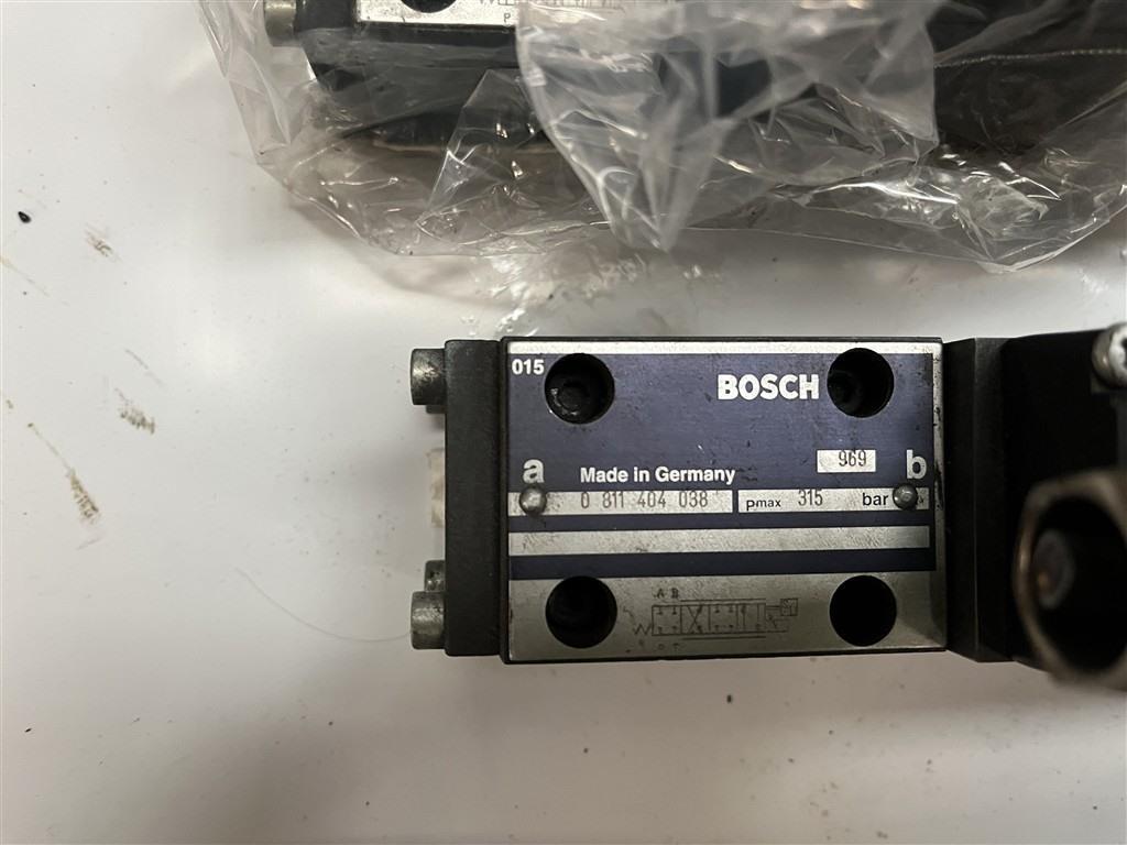 Bosch Rexroth valve 0 811 404 038