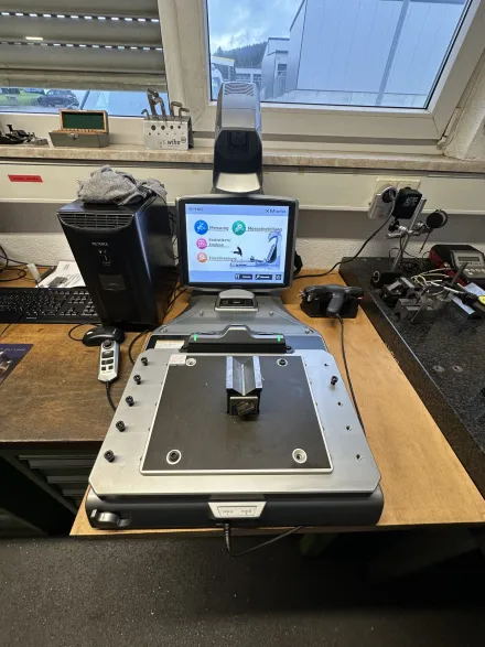 Ungeprüft gebr._Messmaschine Keyence_3D_Digi_XM2018_Bj.11_20 – RESALE