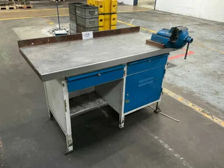 Werkbank mit Schraubstock – RESALE