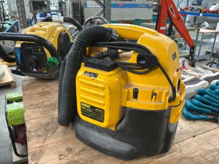 DeWalt DC500 Industriestaubsauger – RESALE