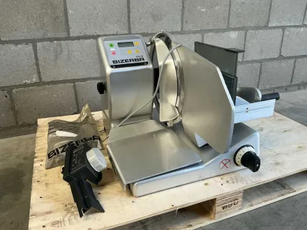 2000 Bizerba VS 12 Vertikaler Fleischschneider mit Messerschärfer – RESALE