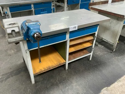 Werkbank mit Schraubstock – RESALE