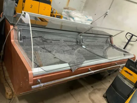 Kühlvitrine mit schwarzer Marmorarbeitsplatte – RESALE