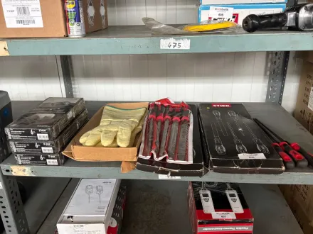 Charge von Handwerkzeugen – RESALE