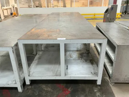 Industrie-Arbeitstisch / Montagetisch, Stahlkonstruktion – RESALE
