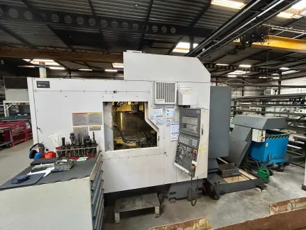 OKUMA - 2011 - MF-46VA - CNC-Fräsmaschine mit Werkzeughalter – RESALE