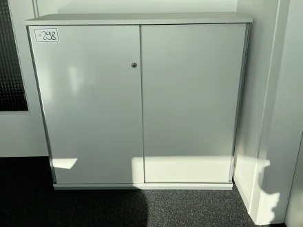 Büro-/Aktenschrank mit zwei Schiebetür – RESALE